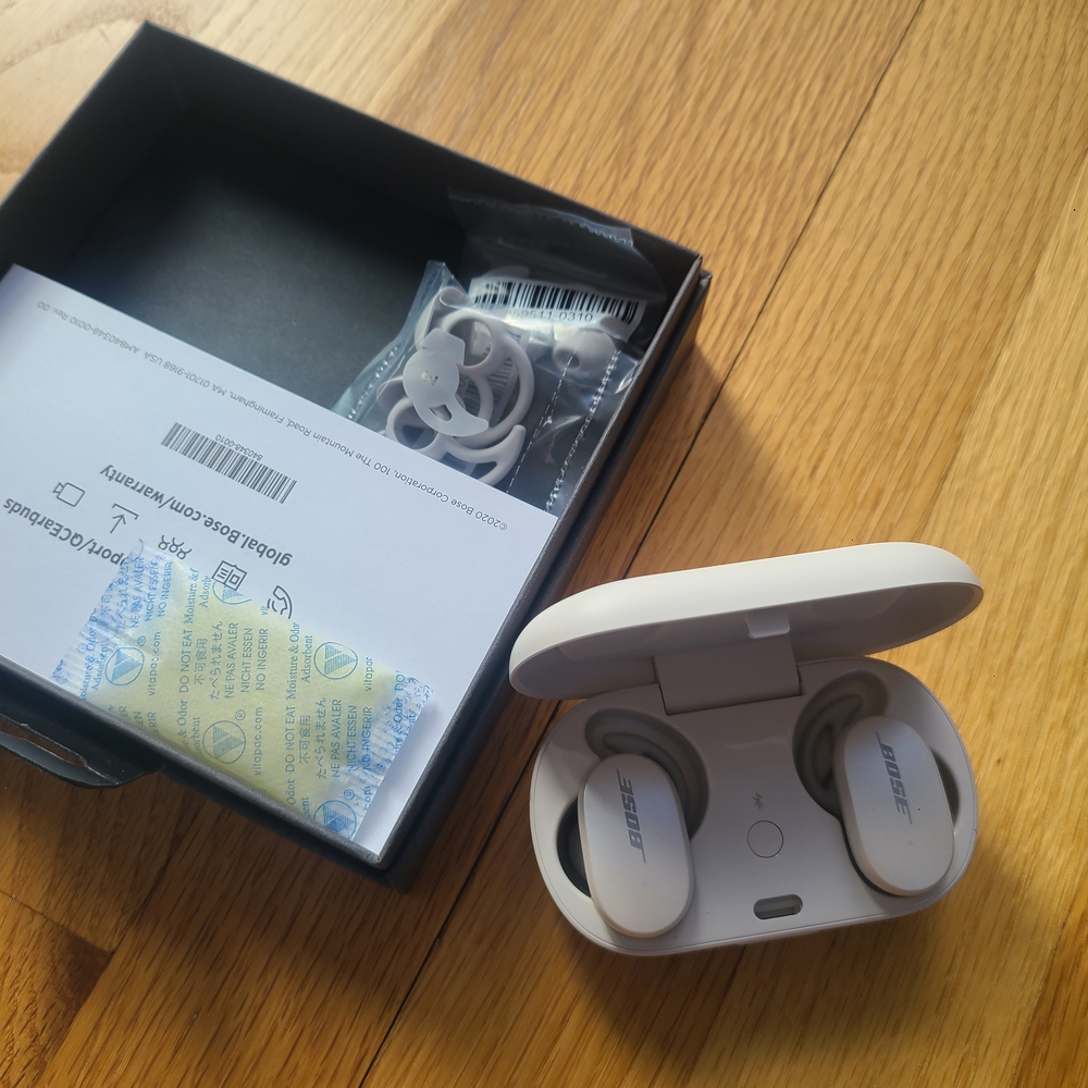 Bose White Earbuds with Accessories